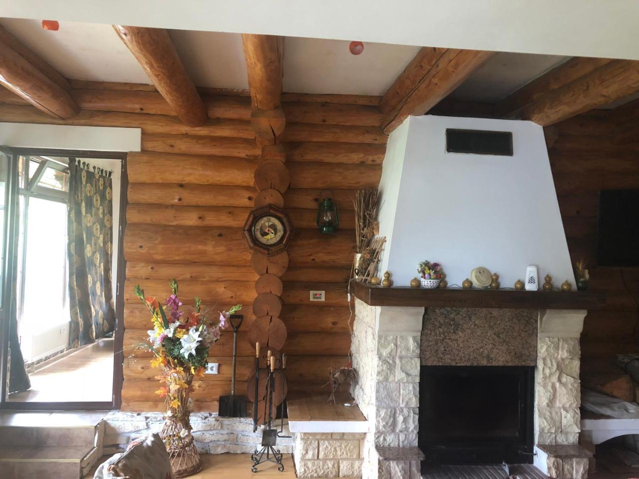 Hot Tub Chalet Retreat Villa Braşov Eksteriør bilde