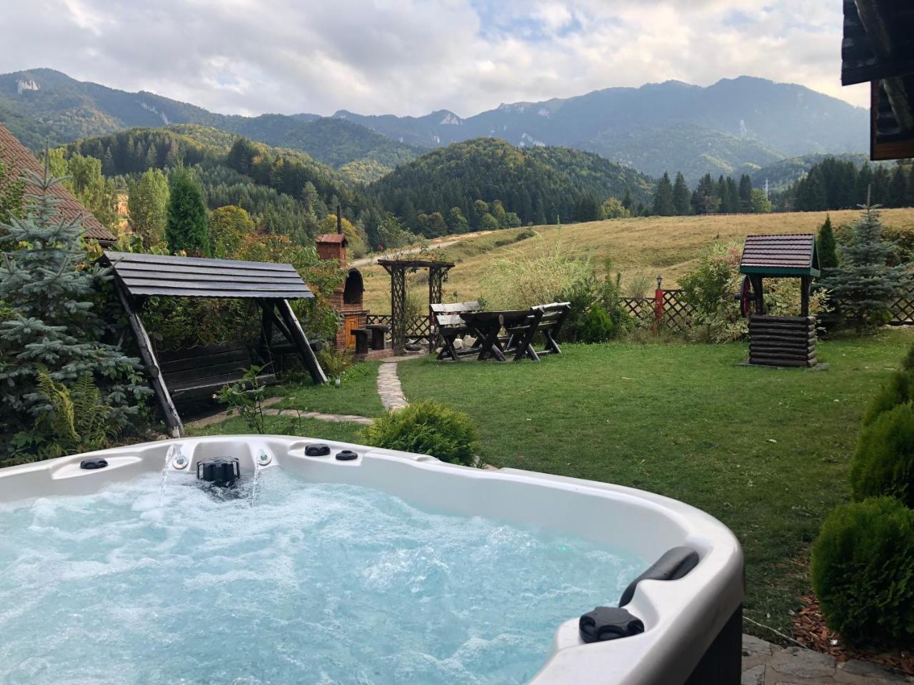 Hot Tub Chalet Retreat Villa Braşov Eksteriør bilde